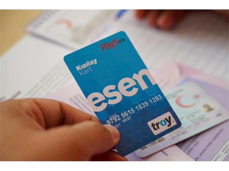 “KIZILAY ESEN KART”LAR DAĞITILIYOR