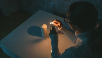 “19.31’DE KARANLIĞA KARŞI TEK SES”