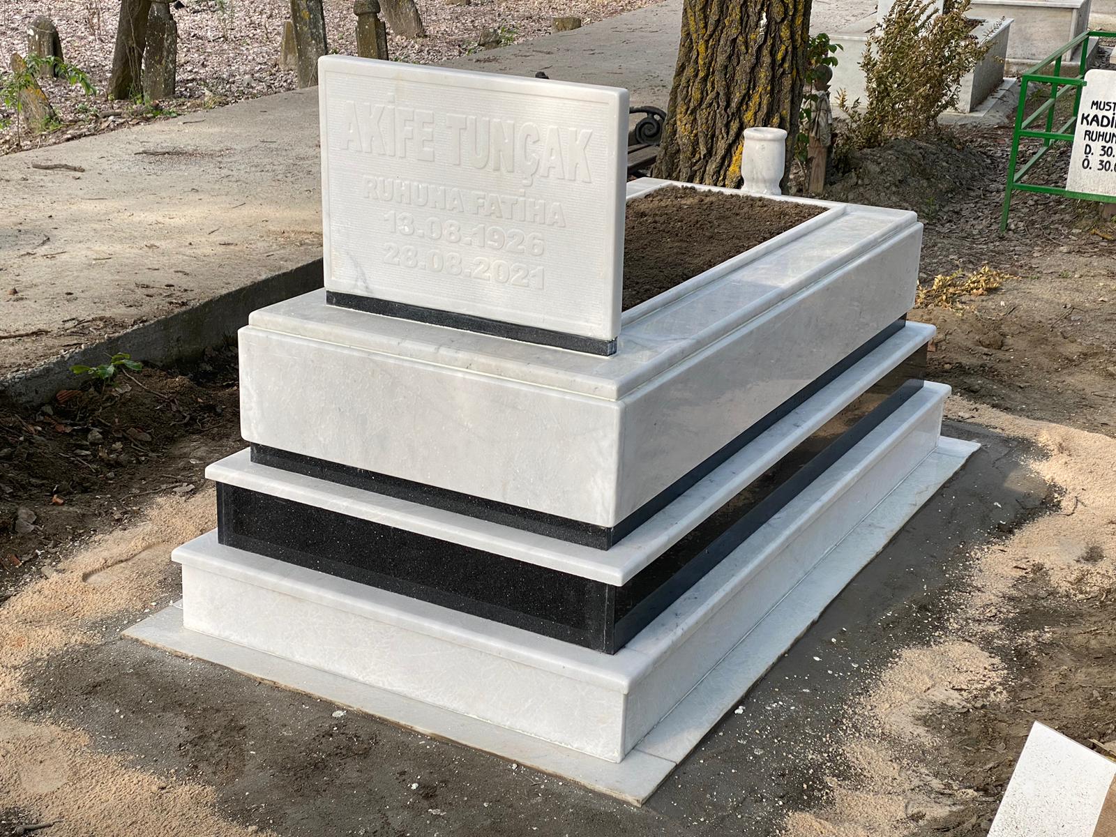 SUTAŞI’NDA MEZARLIK ÇIKMAZI