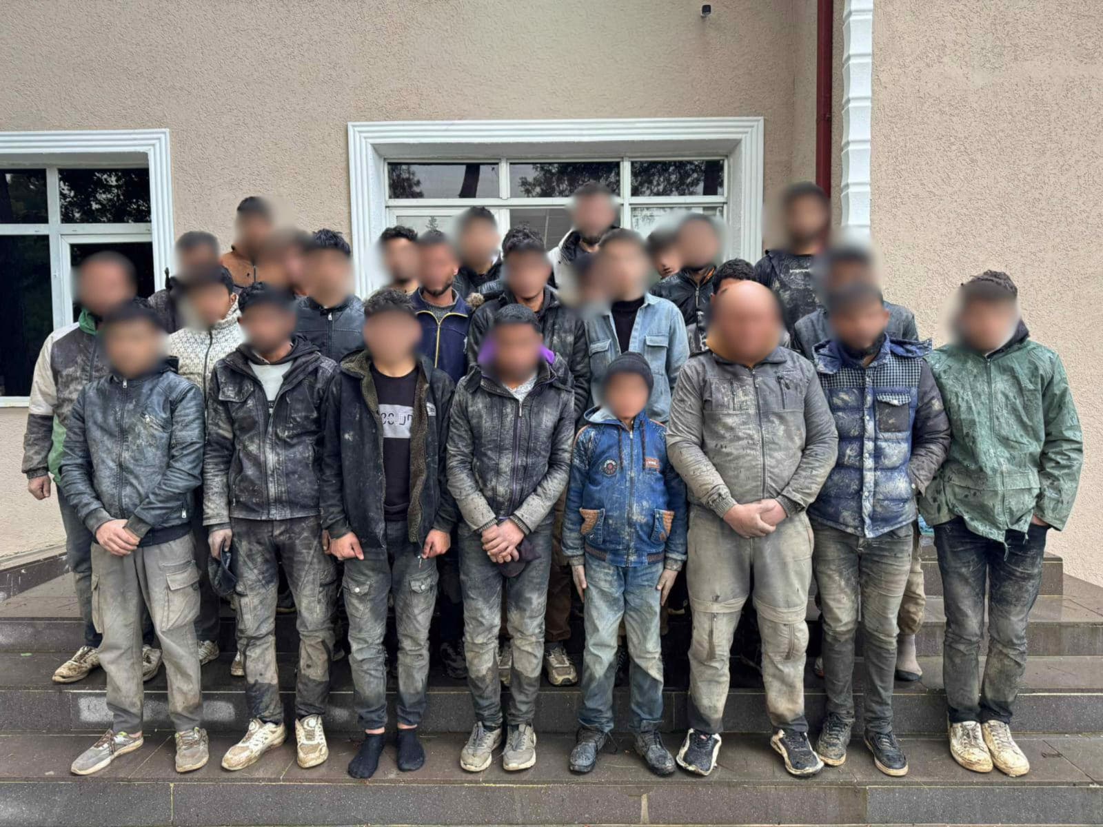 Yayladağı’nda Dron Destekli Nokta Operasyonu: 37 Düzensiz Göçmen Yakalandı